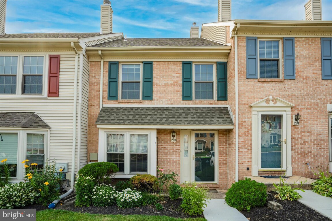 209 Maple Glen Circle, Pottstown, PA 19464 MLS PAMC2076048 Homesnap