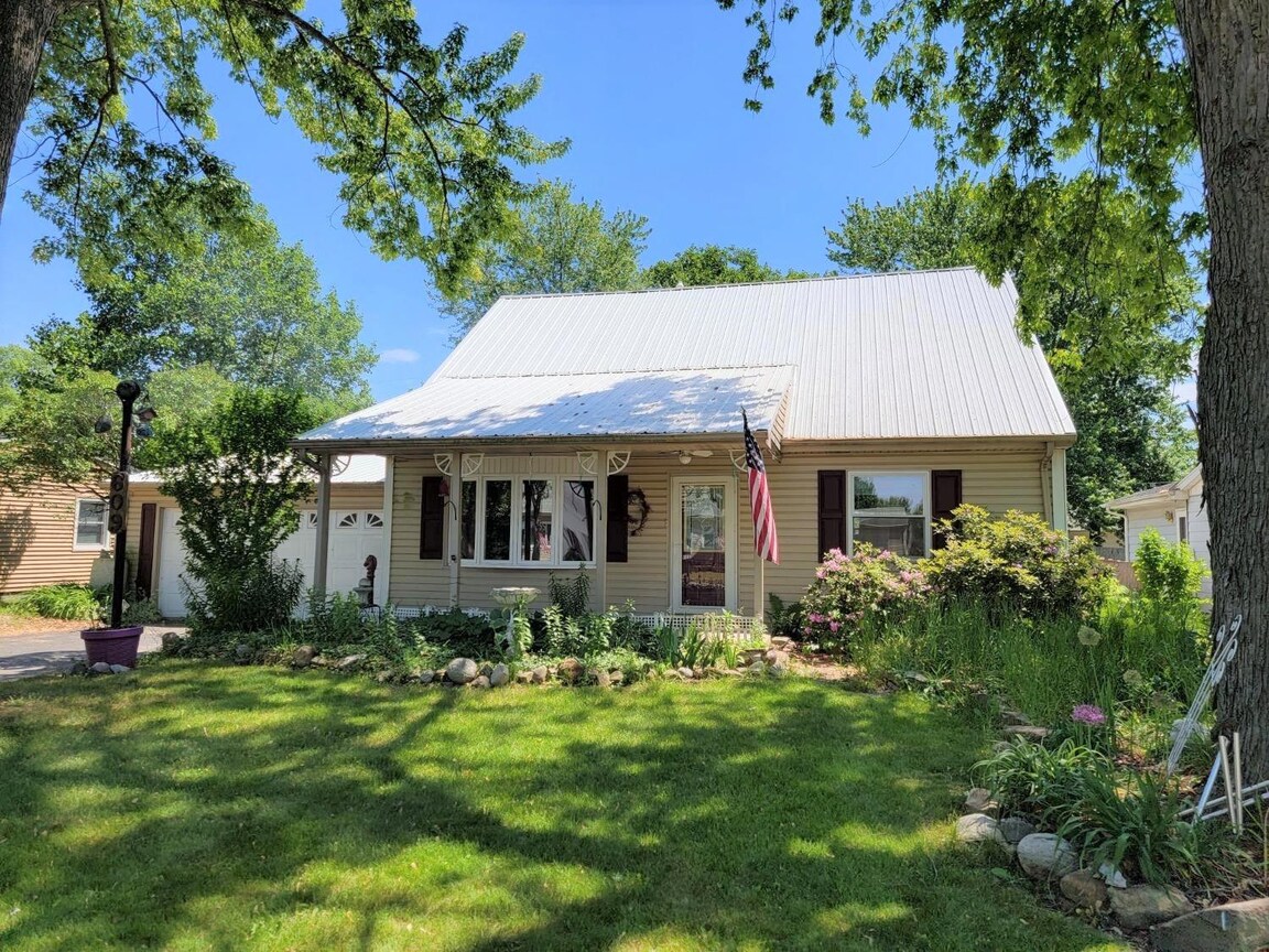 609 Linda Lane, Kouts, IN 46347 MLS 531334 Homesnap