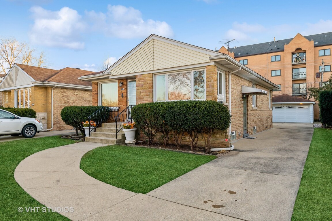 Eva Cuper - Real Estate Agent in Chicago, IL - Homesnap